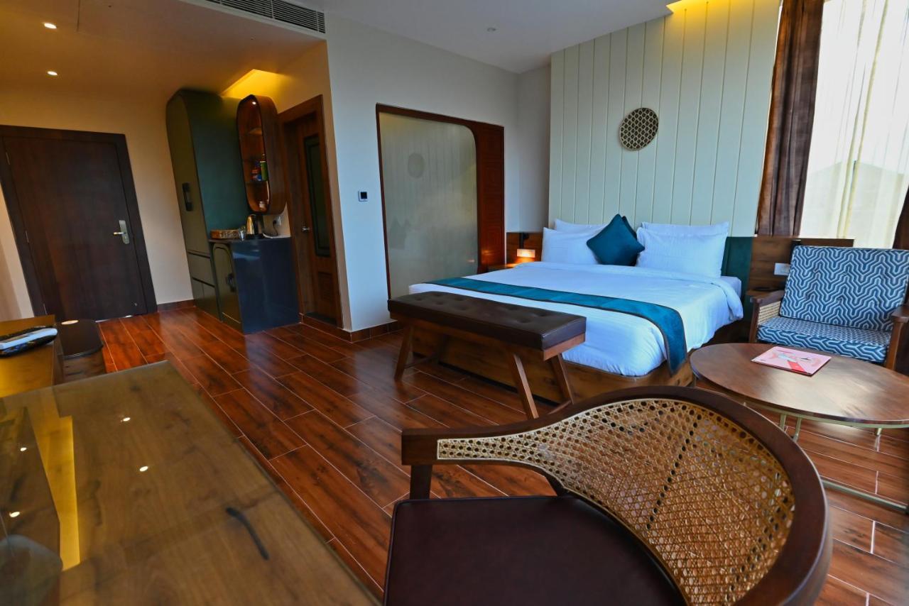 The Convoy Hotel Dibrugarh Εξωτερικό φωτογραφία